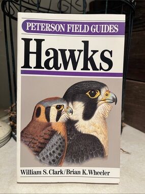 Peterson Field guides Hawks